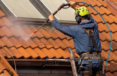Démoussage et hydrofuge de toiture à Rustrel